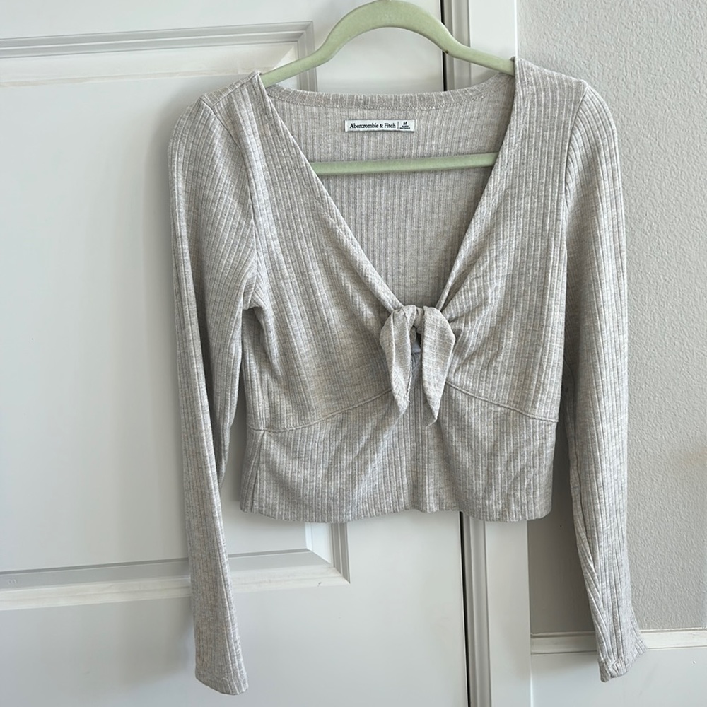 Abercrombie & Fitch Ribbed Knit V Neck Tie Front Long Sleeve Crop
